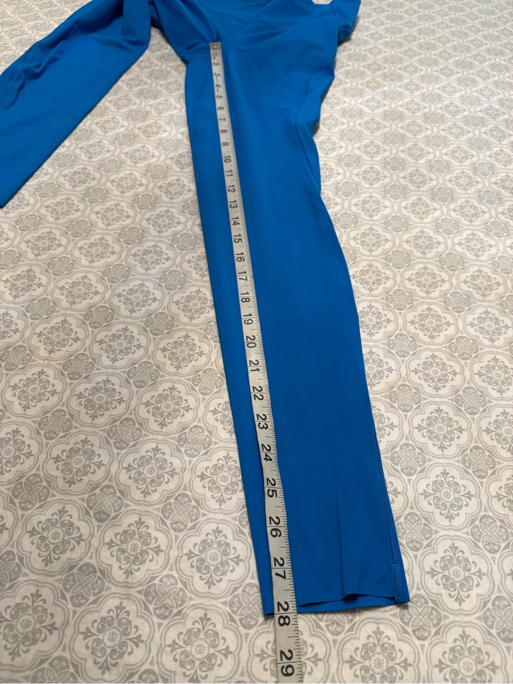 Lululemon Base Pace High-Rise Tight
28"' Poolside Size 4 - Picture 13 of 13